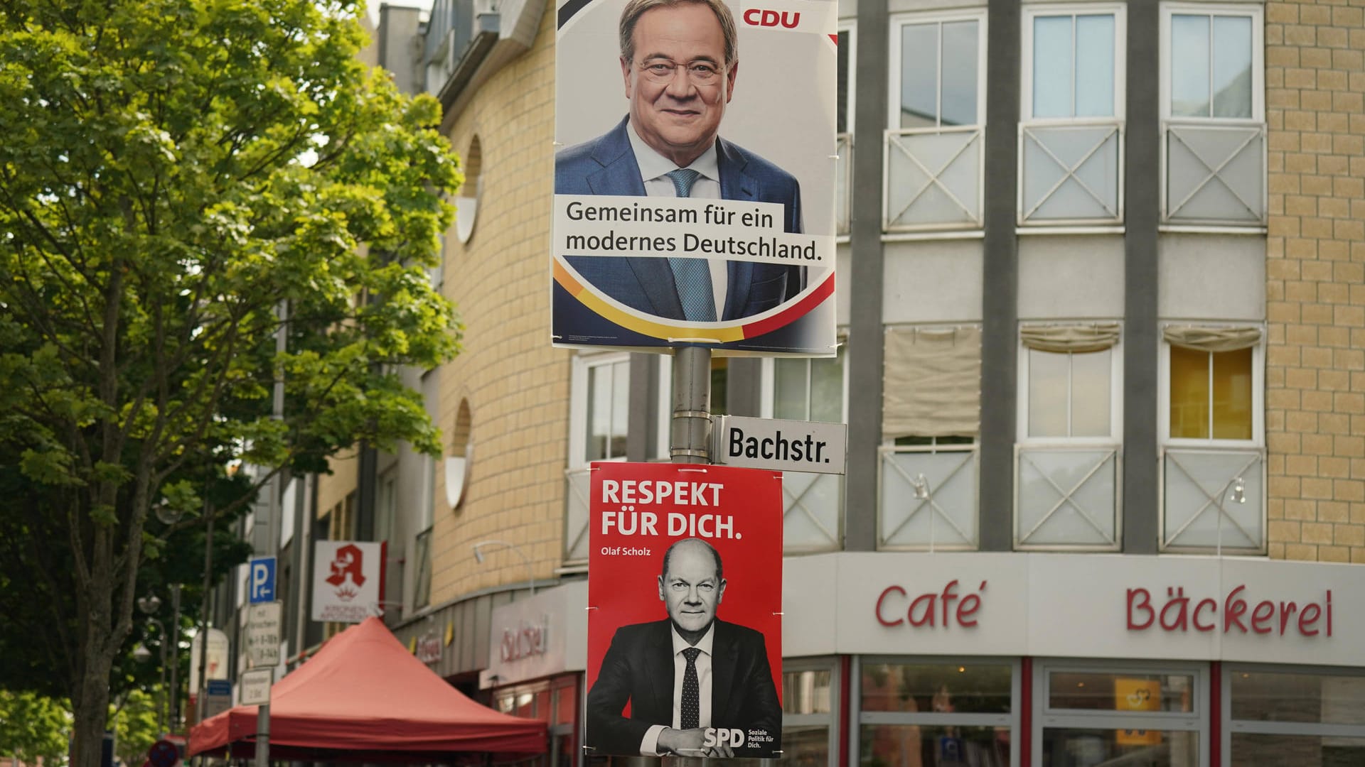 Wahlkampfplakate in Köln (Symbolbild): Ein Mann hat gegen Wahlwerbung randaliert. Wahlkampfplakate in Köln (Symbolbild): Ein Mann hat gegen Wahlwerbung randaliert.