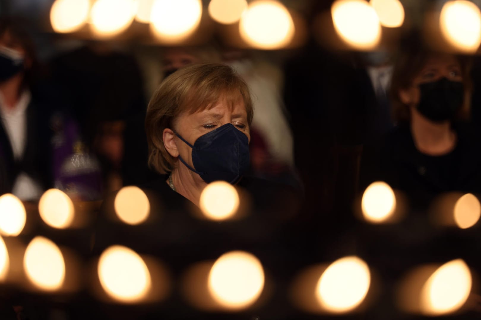 Angela Merkel: Die Bundeskanzlerin nahm an einem Gedenkgottesdienst im Aachener Dom teil.