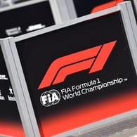 Logo der Formel 1: Die Rennserie hat im Terminkalender mit den Auswirkungen der Corona-Pandemie zu kämpfen.
