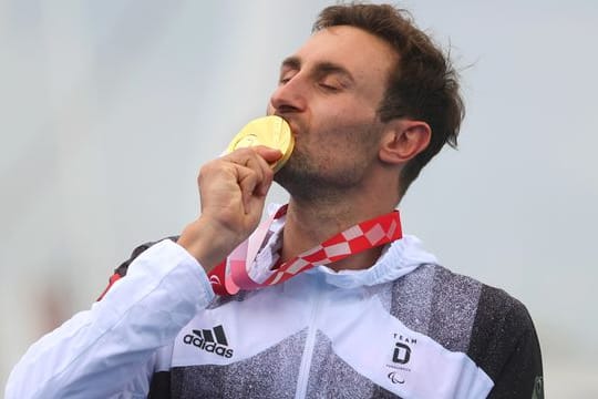 Gold als Belohnung: Triathlet Martin Schulz ist Paralympicssieger.