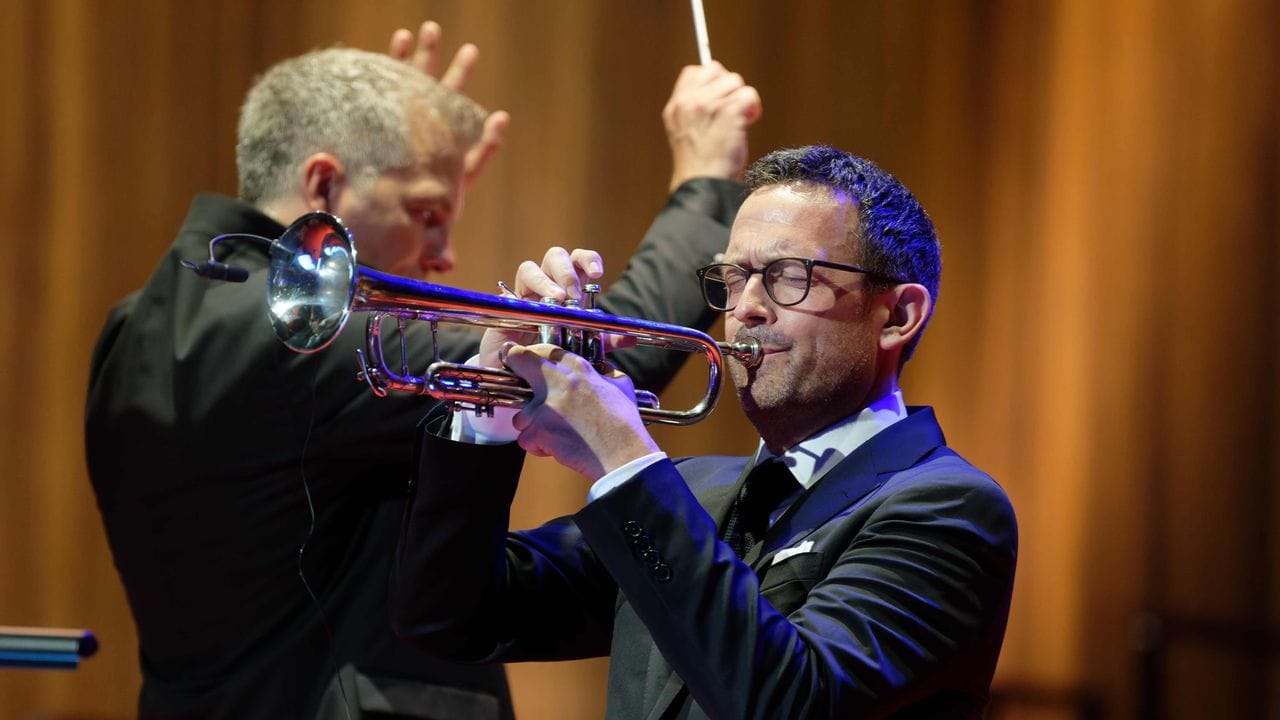 Till Brönner spielt Trompete bei der Verleihung der Europäischen Kulturpreise. Till Brönner spielt Trompete bei der Verleihung der Europäischen Kulturpreise.