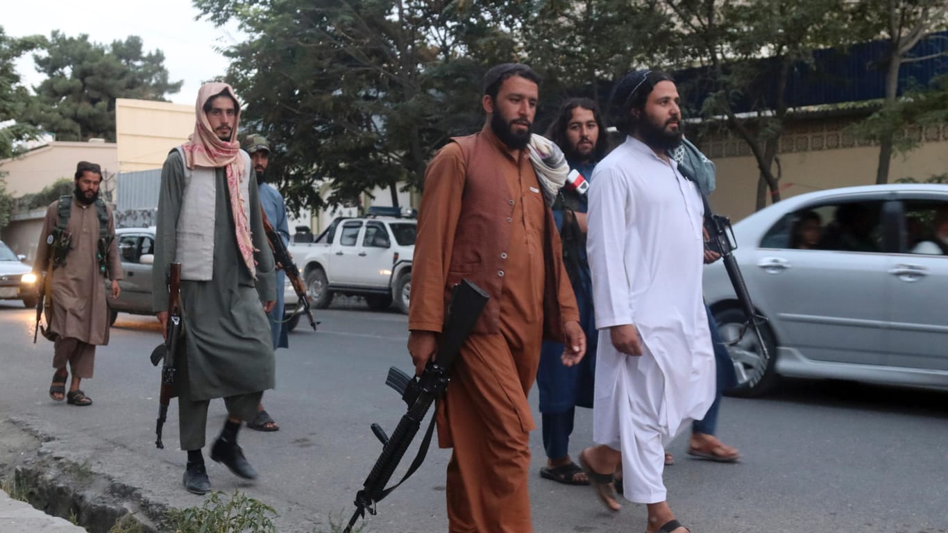 Taliban-Kämpfer in Kabul: Der Sänger wurde in einer Provinz 100 Kilometer von Kabul entfernt erschossen.