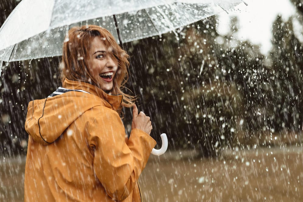 Entdecken Sie Regenbekleidung für nasse Tage im Sale.