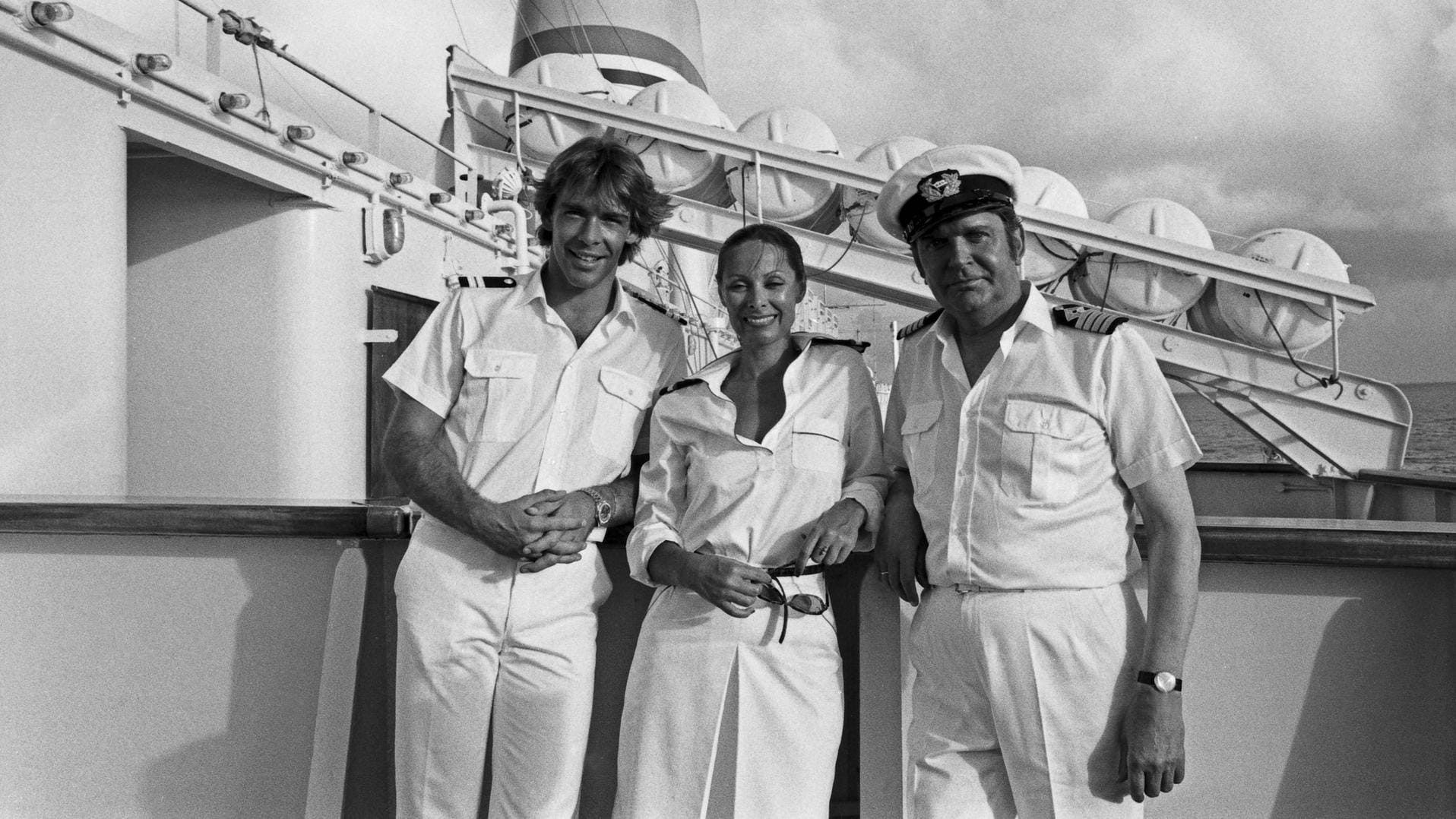 Von Anfang an zählte Heide Keller zur "Traumschiff"-Crew. 40 Jahre nach der ersten Folge ist die Schauspielerin nun mit 81 gestorben. Ihre Rolle als Chefhostess Beatrice bleibt jedoch unvergessen.