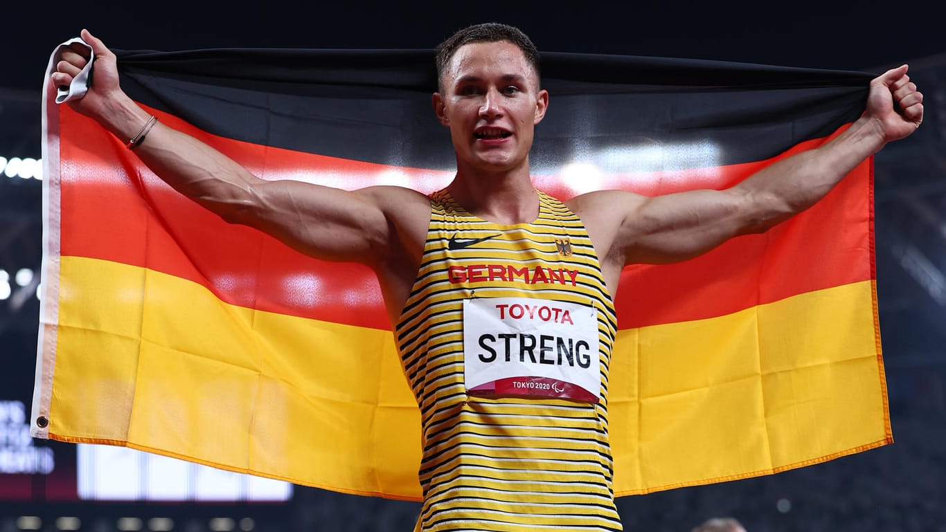 Felix Streng nach seinem Sieg: Der deutsche Para-Sprinter glänzte in Tokio.