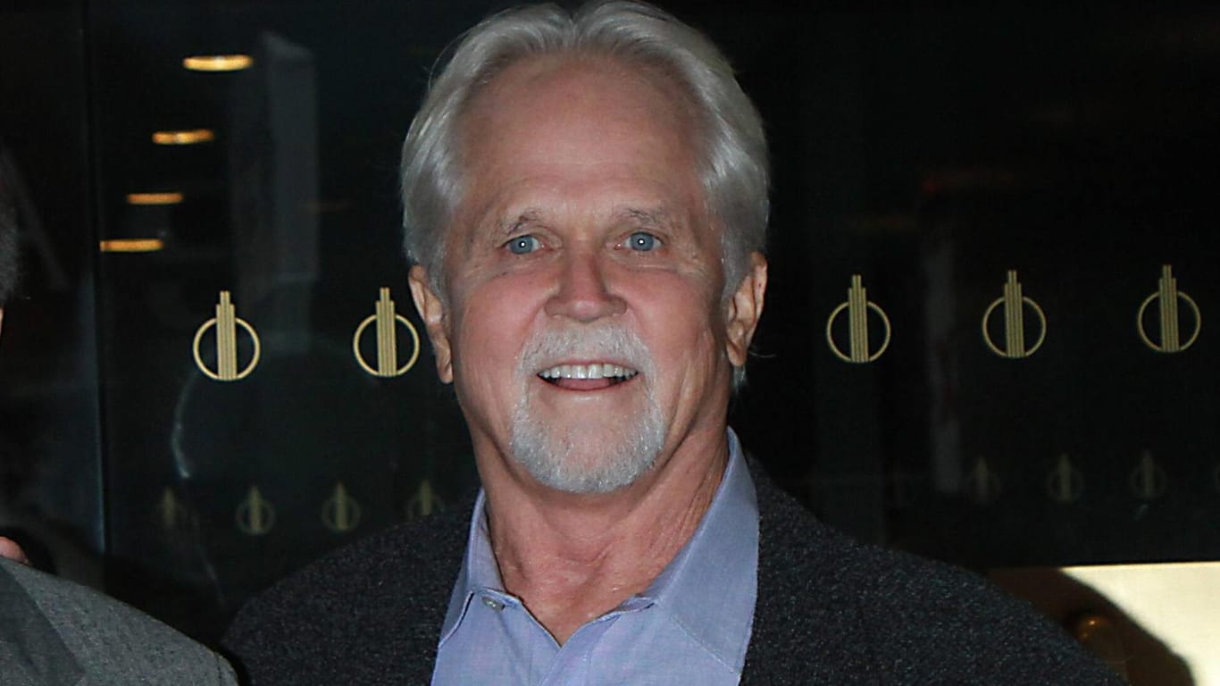 Tony Dow: Der Schauspieler hat eine Lungenentzündung.