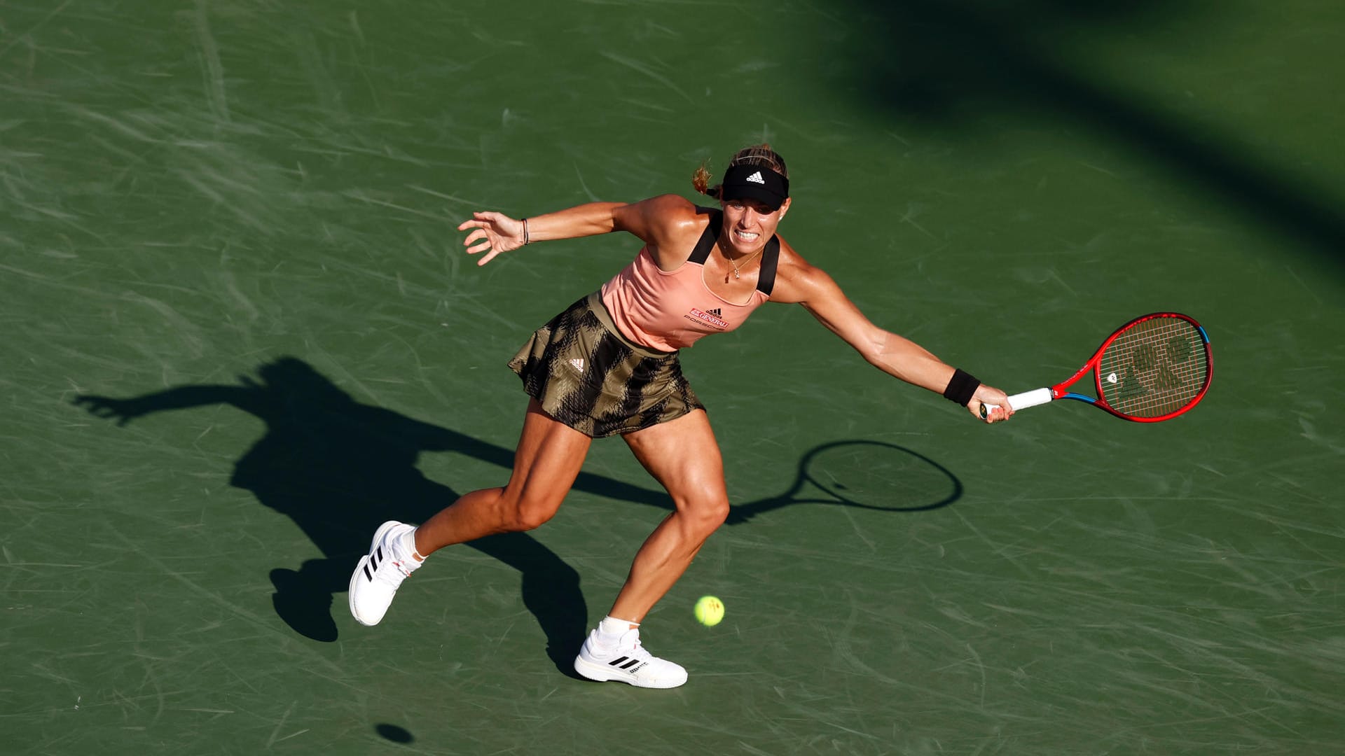 Angelique Kerber hatte in der ersten Runde der US-Open schwer zu kämpfen. Angelique Kerber hatte in der ersten Runde der US-Open schwer zu kämpfen.
