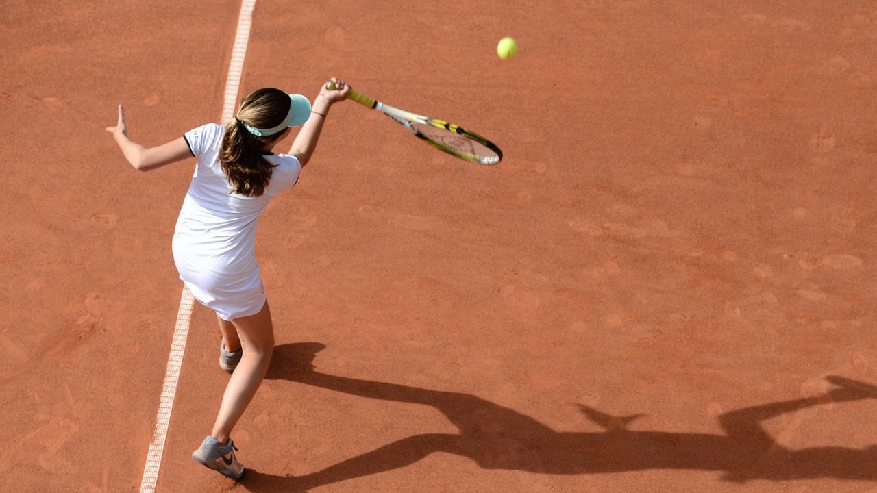 Schnelle Stoppbewegungen, starke Überstreckungen: Tennis ist nicht rückenfreundlich.