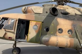 US-Gerät am Kabuler Flughafen: Die Taliban haben nun Flugzeuge, Hubschrauber und Raketensysteme übernommen.