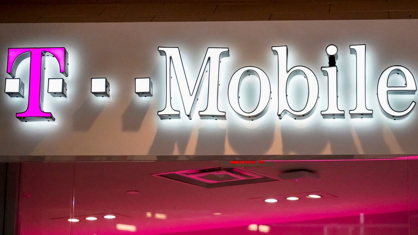 Das Logo von T-Mobile: Cyberkriminelle haben die US-Tochter der Telekom attackiert.