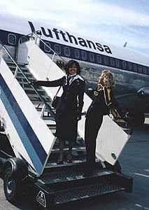 Erst seit 1979 dürfen Frauen zwischen Stewardessen-Uniform und Hosenanzug wählen. (
