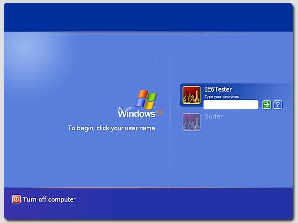 Bildschirminhalt verstecken - XP/Vista: Viele Computerspiele haben eine Boss-Taste: Sobald der Vorgesetzte den Raum betritt, lässt sich das Spiel mit einem Klick ausblenden. Unter Windows lassen sich laufende Anwendungen ebenfalls schnell verbergen. So geht’s: Drücken Sie die Tastenkombination [Windows L]. Der Inhalt des Desktops verschwindet und stattdessen erscheint der Windows-Anmeldebildschirm. Um weiterzuarbeiten melden Sie sich mit Ihrem Benutzernamen an.
