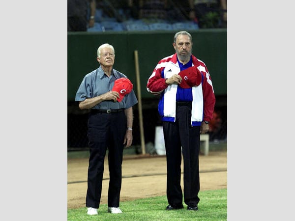 2002: Fidel Castro und der ehemalige amerikanische Präsident Jimmy Carter besuchten gemeinsam das Spiel ihrer Baseball-Nationalmannschaften.