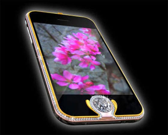 Das wohl wohl teuerste Handy der Welt stammt vom Designer Peter Aloisson. Es ist aus massivem 18-karätigen Gold handgefertigt, hat 138 Brillanten und einen 6,6-karätigen Diamant als „Home Button”. Der Preis liegt bei 1.790.000 Euro. (