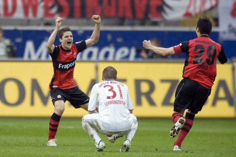 27. Spieltag: Was ist denn mit den Bayern los? Bastian Schweinsteiger und Kollegen führen in Frankfurt durch ein Tor von Miroslav Klose bis zur 87. Minute 1:0 - und verlieren 1:2.