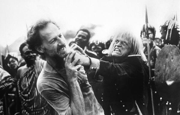 Werner Herzog (li.) und Klaus Kinski am Set von "Cobra Verde" (