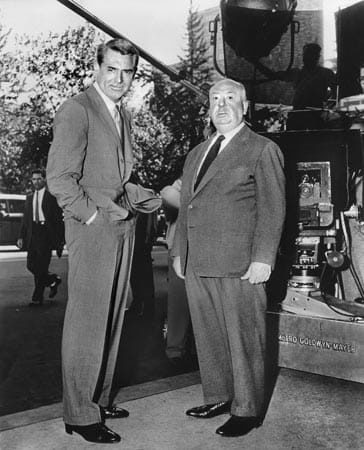 Cary Grant und Alfred Hitchcock am Set von "Der unsichtbare Dritte" (