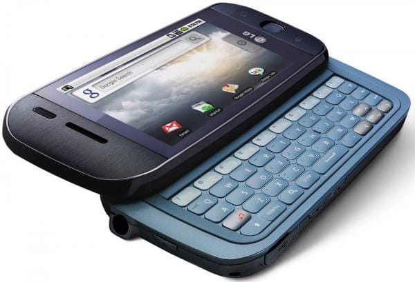 Mit einem Preis von etwa 300 Euro gehört das LG GW620 zu den günstigeren Internethandys. Das Smartphone bringt eine Menge Funktionen mit sich. Gespart wird leider am Betriebssystem, hier kommt das etwas angestaubte Android 1.5 zum Einsatz. Die Bedienung könnte zudem stellenweise etwas flotter von statten gehen (