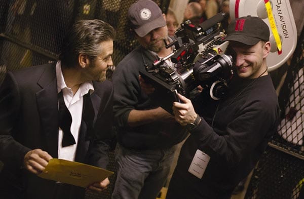 Steven Soderbergh und George Clooney am Set von "Ocean's Eleven" (