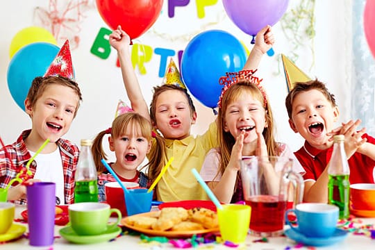 Kindergeburtstag: Mottopartys sind besonders beliebt bei Kindergeburtstagen.