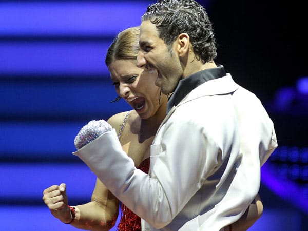 Doch am Ende konnte es nur eine Siegerin geben: Thomalla und Sinato gewannen knapp vor Sylvie mit ihrem Tanzpartner Christian Polanc den Titel "Dancing Star 2010". (
