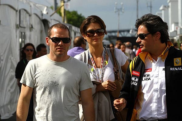 Jacques Villeneuve, in Montréal immer noch ein lokaler Superstar, ließ sich im Fahrerlager blicken. Der bisher letzte Williams-Weltmeister (1997) möchte mit 39 Jahren noch einmal durchstarten. Ob ihm nach seiner Scheidung von Ex-Ehefrau Johanna langweilig ist?