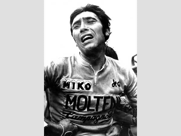 Eine Tour der Leiden war es meistens für seine Gegner: Der fünfmalige Sieger Eddy Merckx wurde "Kannibale" genannt, weil er schwache Momente der Konkurrenz gnadenlos ausnutzte.