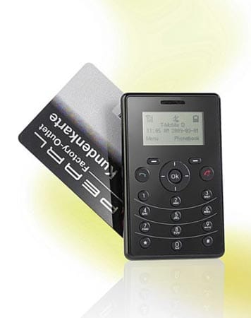 Wecker, Display, Tastatur, Dualband-Technologie - mehr bietet das Simvalley MOBILE X-80 Pico nicht. Dafür ist das scheckkartengroße Handy mit 17 Euro das günstigste Mobiltelefon auf dem deutschen Markt. (