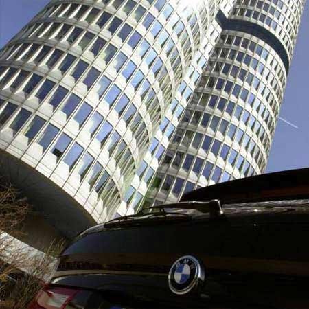 Auf Platz vier der beliebtesten Unternehmen wählten die Deutschen BMW. Für den bayerischen Autokonzern votierten 11 Prozent der Befragten - damit hielt sich BMW unverändert im Vergleich zum Vorjahr. (Quelle: PricewaterhouseCoopers AG,