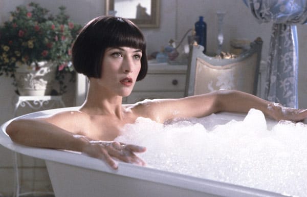 Heiße Hollywood-Babes in der Badewanne. (