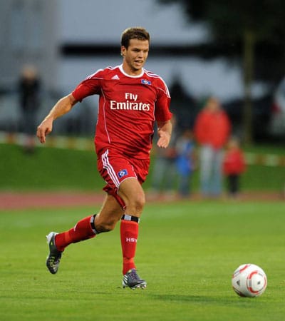 Dennis Diekmeier klettert auf der Karriereleiter nach oben. Nach zwei starken Jahren beim 1.FC Nürnberg wechselte der Rechtsverteidiger vor der Saison für knapp drei Millionen Euro Ablöse zum Hamburger SV. Der 20-Jährige gilt als Riesentalent und künftiger A-Nationalspieler. Dennis Diekmeier klettert auf der Karriereleiter nach oben. Nach zwei starken Jahren beim 1.FC Nürnberg wechselte der Rechtsverteidiger vor der Saison für knapp drei Millionen Euro Ablöse zum Hamburger SV. Der 20-Jährige gilt als Riesentalent und künftiger A-Nationalspieler.