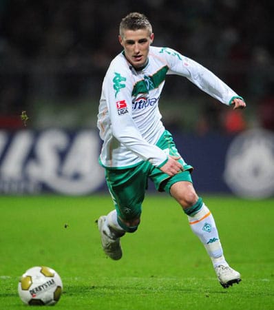 Said Husejinovic hat bei Werder noch einen Vertrag bis 2012, darf aber gehen. Nach Informationen der "Bild" soll Dinamo Zagreb Interesse zeigen. ( Said Husejinovic hat bei Werder noch einen Vertrag bis 2012, darf aber gehen. Nach Informationen der "Bild" soll Dinamo Zagreb Interesse zeigen. (