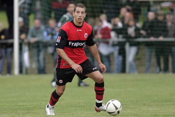 Nicola Petkovic, Außernverteidiger bei der Frankfurter Eintracht, wird nicht mehr gebraucht,... ( Nicola Petkovic, Außernverteidiger bei der Frankfurter Eintracht, wird nicht mehr gebraucht,... (