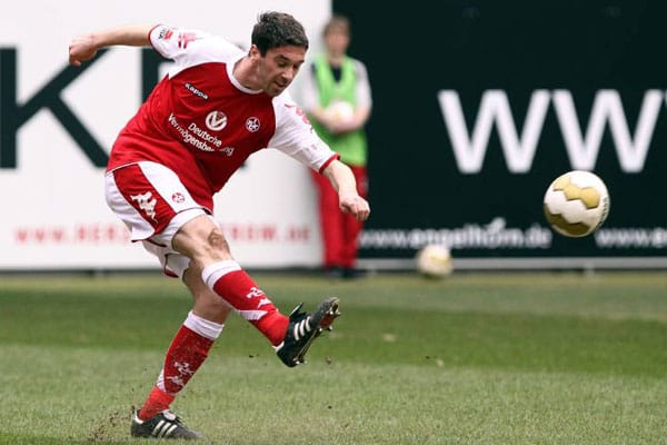 Die Innenverteidigung beim 1. FC Kaiserslautern ist eine Bank. Keine Chance für Dario Damjanovic. ( Die Innenverteidigung beim 1. FC Kaiserslautern ist eine Bank. Keine Chance für Dario Damjanovic. (