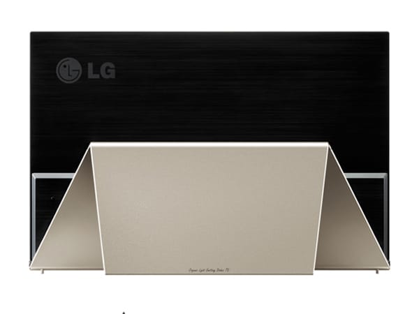 Selbst die Rückseite, die wohl kaum noch betrachtet wird, steht der Fernseher einmal an seinem Platz, ist beim LG 15 EL 9500 schick gestaltet. (