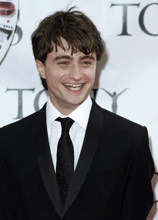 Mit 61 Dollar für die Studios pro selbst verdientem Dollar landete "Harry Potter"-Star Daniel Radcliffe auf dem dritten Rang - und kommt damit immer noch vergleichsweise günstig daher. Damit ist es aber vorbei. Denn nach "Harry Potter und der Feuerkelch" Radcliffes Gage deutlich in die Höhe geschnellt sein. (