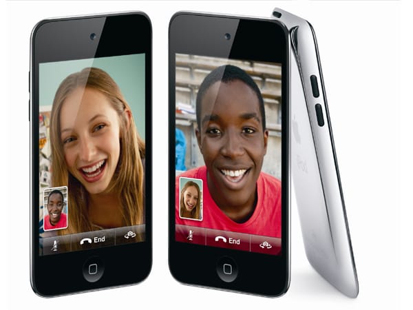 Durch Kameras in der Vorder- und Rückseite kann der Nutzer des iPod touch Videotelefonate mit FaceTime nutzen. (