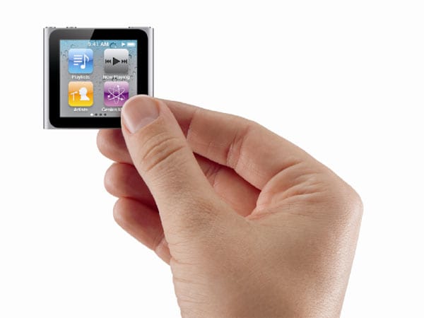 Hier sieht man, wie klein der neue iPod nano ist. Die Abmessung betragen drei mal drei Zentimeter. (