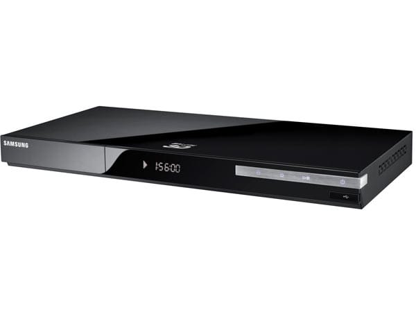 Samsung bietet dem BD-C5900 einen recht günstigen Blu-ray-Player mit 3D-Unterstützung an: Die Tester von VideoHomeVision loben in Ausgabe 10/2010 die hervorragende Bildqualität und die flüssige Bedienung. Preis: ca. 200 Euro.