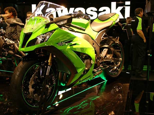 Kawasaki zeigt die 200 PS starke ZX-10 R (