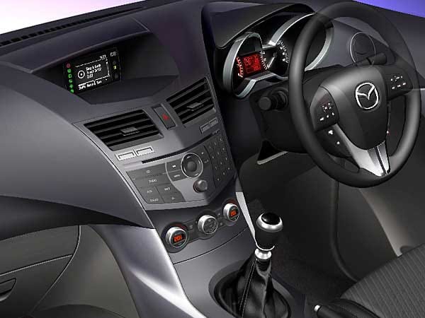 Das Cockpit des Mazda Pick-up BT-50. (