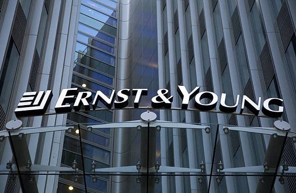 Ernst & Young: Bis heute konnte der Wirtschaftsprüfungsgesellschaft EY in Deutschland keine rechtskräftige Schuld im Zusammenhang mit dem Wirecard-Skandal nachgewiesen werden.