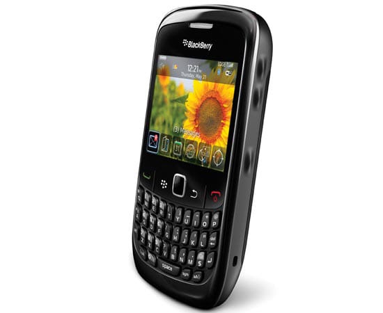 Dafür bietet das Blackberry 8520 Curve die berühmten Blackberry-Features wie die sichere und schnelle Datenübertragung für einen Preis von nur 200 Euro. Kein Wunder, dass viele Firmen ihre Mitarbeiter mit diesem Handy ausstatten. (
