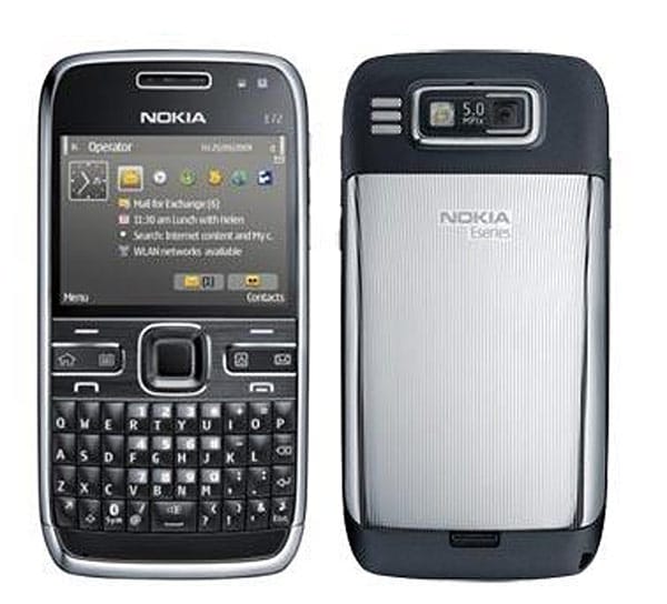 Das Nokia E72 ist das Arbeitstier unter den Businesshandys. Das Gerät kam im Herbst 2009 auf den Markt, bietet aber dennoch eine top-aktuelle Ausstattung. So beherrscht das Handy den Datenturbo HSDPA, außerdem WLAN, GPS, eine 5-Megapixelkamera und einen Klinke-Anschluss für den Anschluss hochwertiger Kopfhörer. (