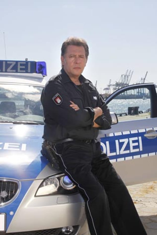 Das 2005 mit der Goldene Kamera als beste Kultserie ausgezeichnete "Großstadtrevier" konnten die Zuschauer erstmals 1986 auf ihren TV-Bildschirmen bestaunen. Seitdem wurden mehr als 300 Folgen der ARD-Vorabendreihe ausgestrahlt.