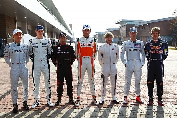 Und dann gab es noch ein Siebener-Foto der Formel-1-Deutschen. Von links nach rechts: Nico Rosberg, Nico Hülkenberg, Timo Glock, Adrian Sutil, Nick Heidfeld, Michael Schumacher und Sebastian Vettel.