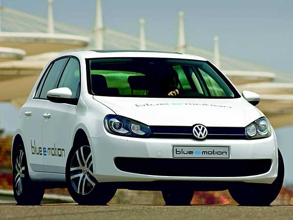 Noch ist er eine Studie, aber 2013 soll er auf den Markt kommen: VW Golf blue-e-motion. (