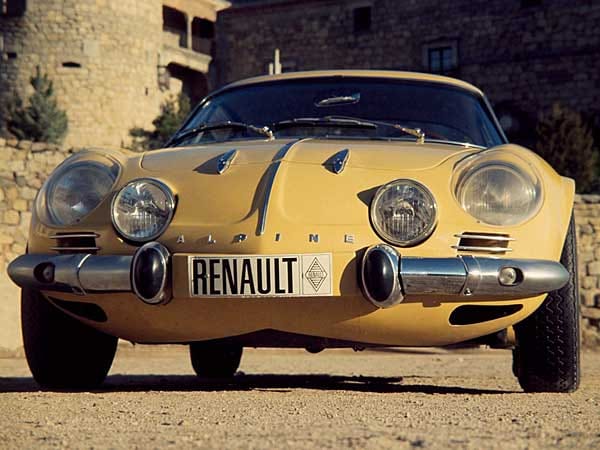 1955 wurde die Sportwagen-Firma Alpine von Jean Rédélé gegründet. Später übernahm Renault die Firma. Im Bild eine A 110. (