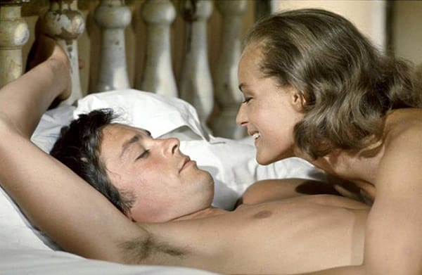 Ein weiteres Mal spielte Delon zusammen mit Romy Schneider im Krimi "Der Swimmingpool" (1969) um Liebe und Mord. (