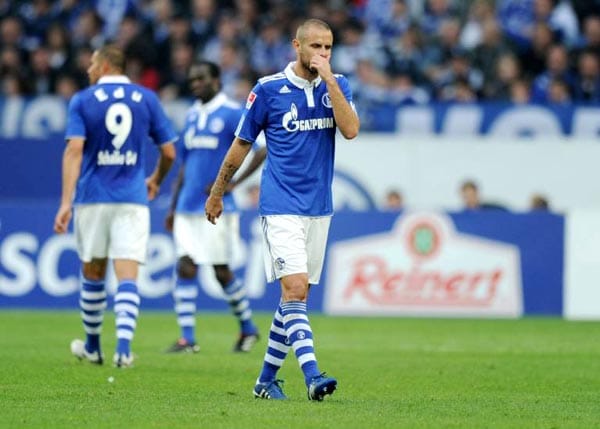 Nicolas Plestan kam ablösefrei vom OSC Lillie zu Schalke 04 und sollte die Verteidigung stabilisieren. Der Franzose konnte sich bei Felix Magath aber noch nicht durchsetzen. (